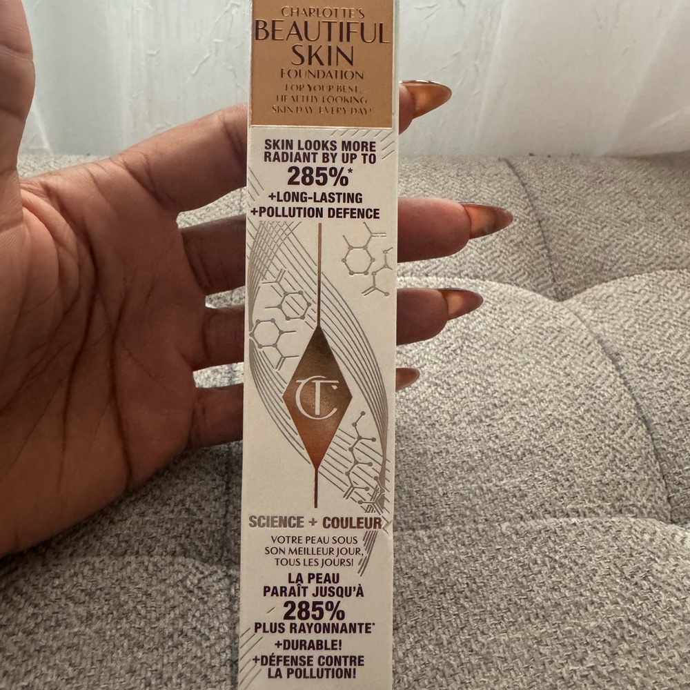 Charlotte Tilbury Beautiful Skin Foundation - Cream